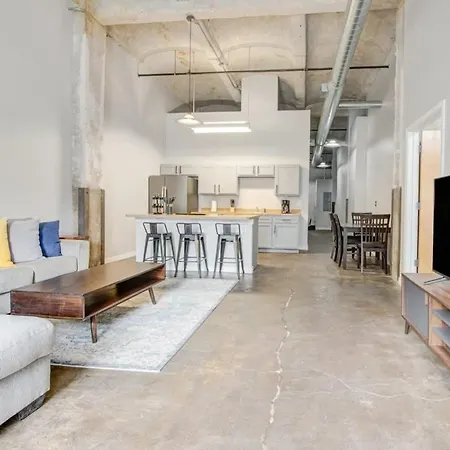3Br Luxury Historic Loft With Gym By Envitae
